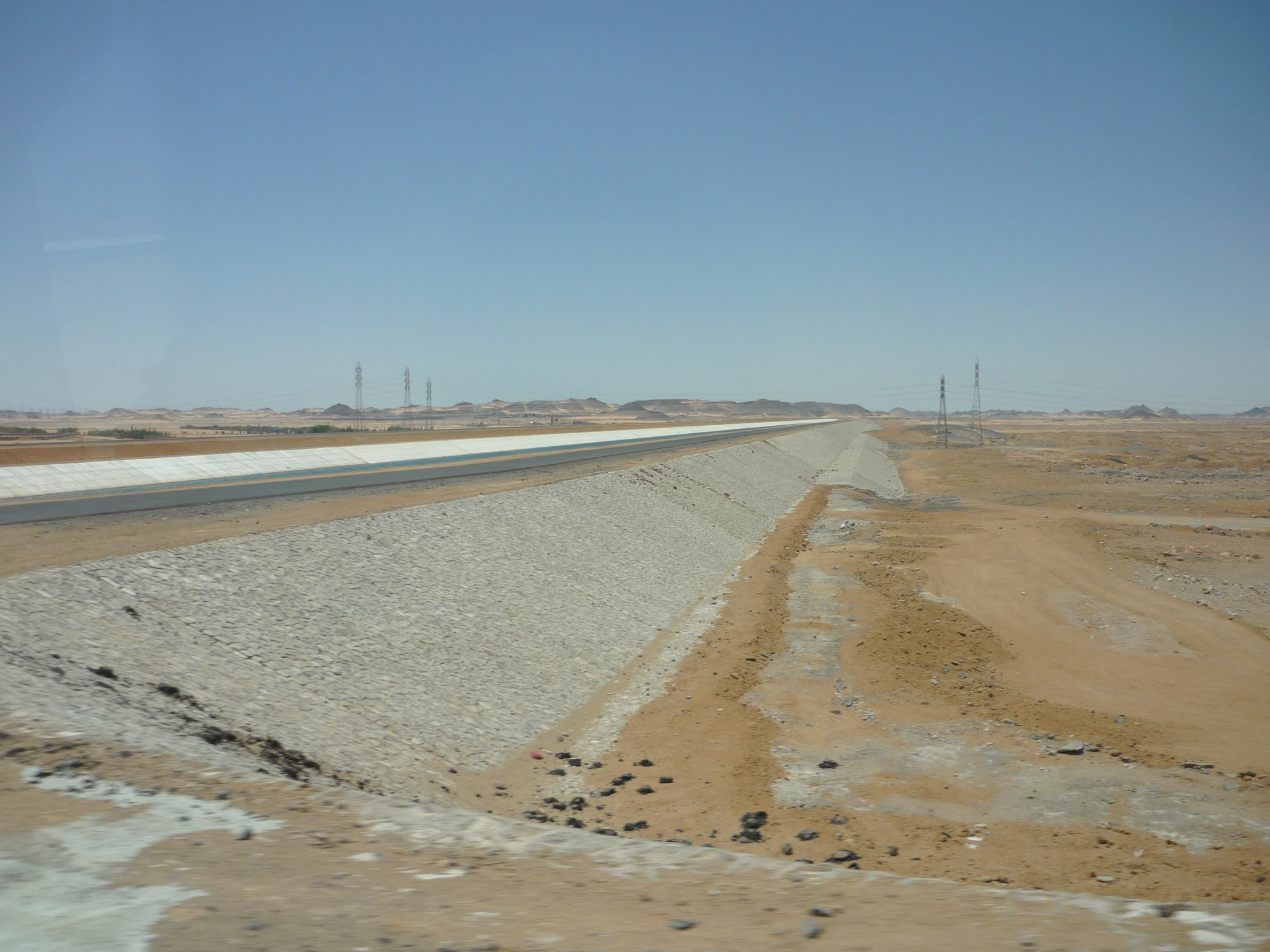 قناة الشيخ زايد بتوشكى