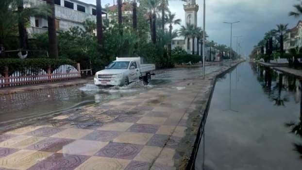 الأمطار تغرق شوارع رأس البر (1)