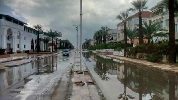 الأمطار تغرق شوارع رأس البر (4)