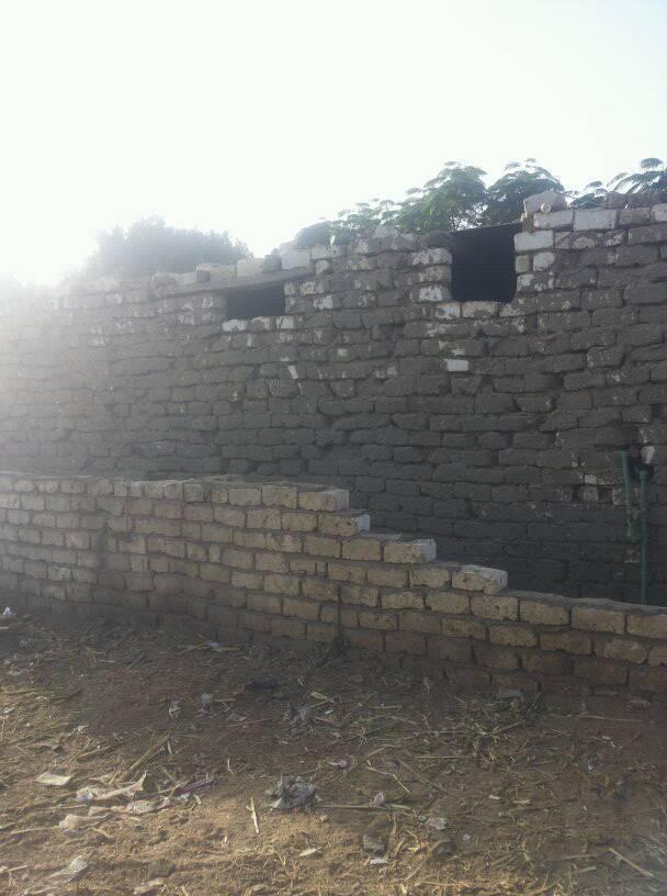 صور لمدرسة بقرية العور فى المنيا (6)