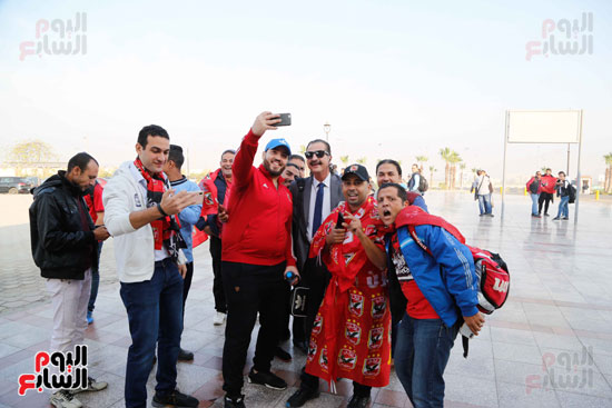 مغادرة الجمهور المصرى لتونس (7)