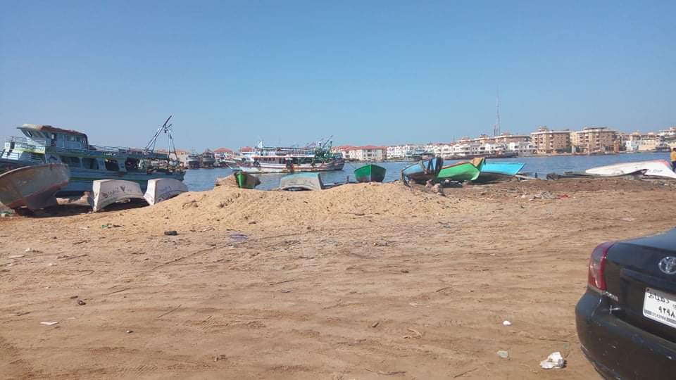 أهالى كفر حميدو بدمياط يرفضون إقامة ورشة لصناعة مراكب الصيد على حرم النيل (1)