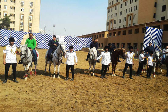 شرطة الخيالة بمديرية أمن القاهرة تستقبل طلاب مدرسة  (3)