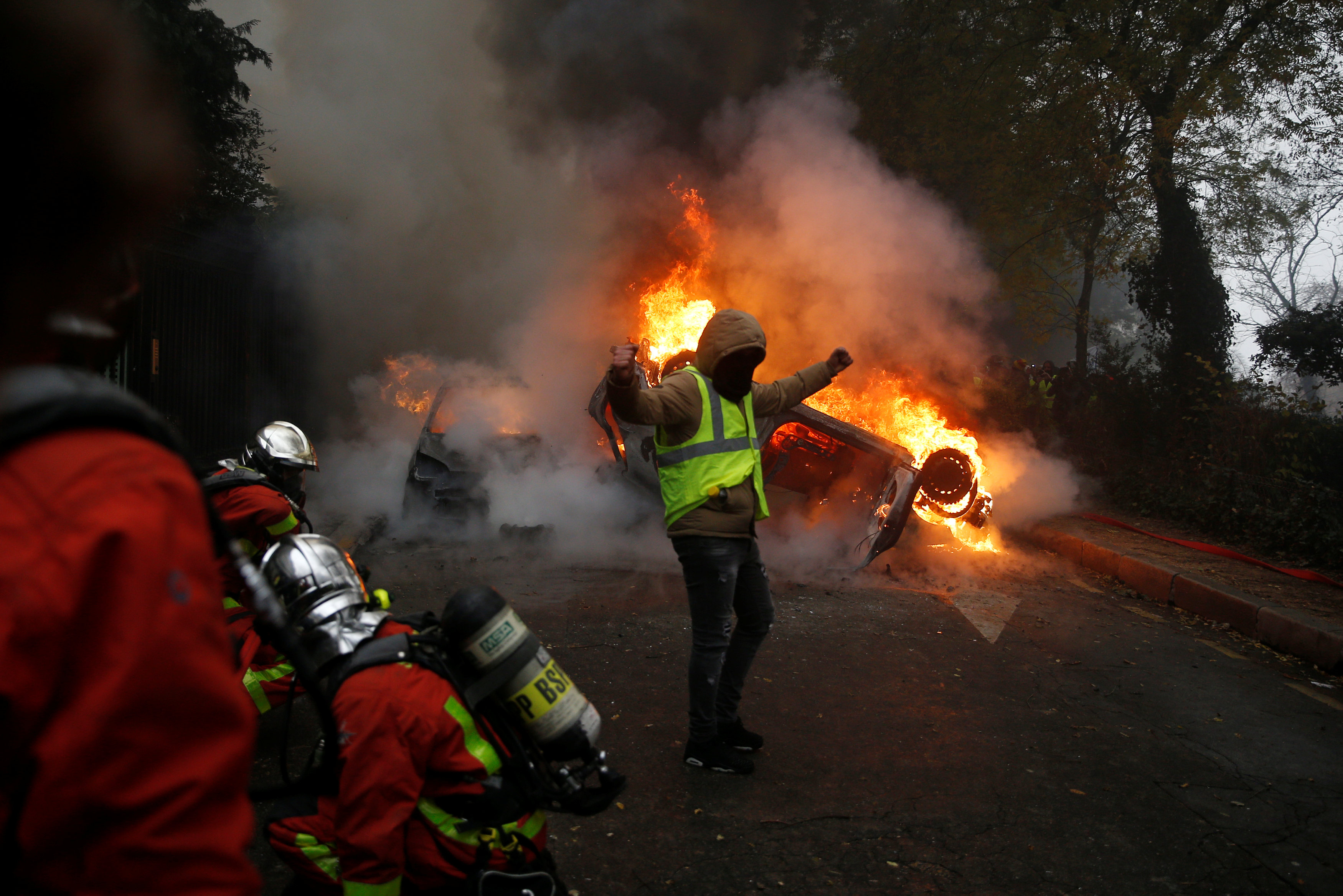 2018-12-01T162135Z_214812156_RC163A203620_RTRMADP_3_FRANCE-PROTESTS