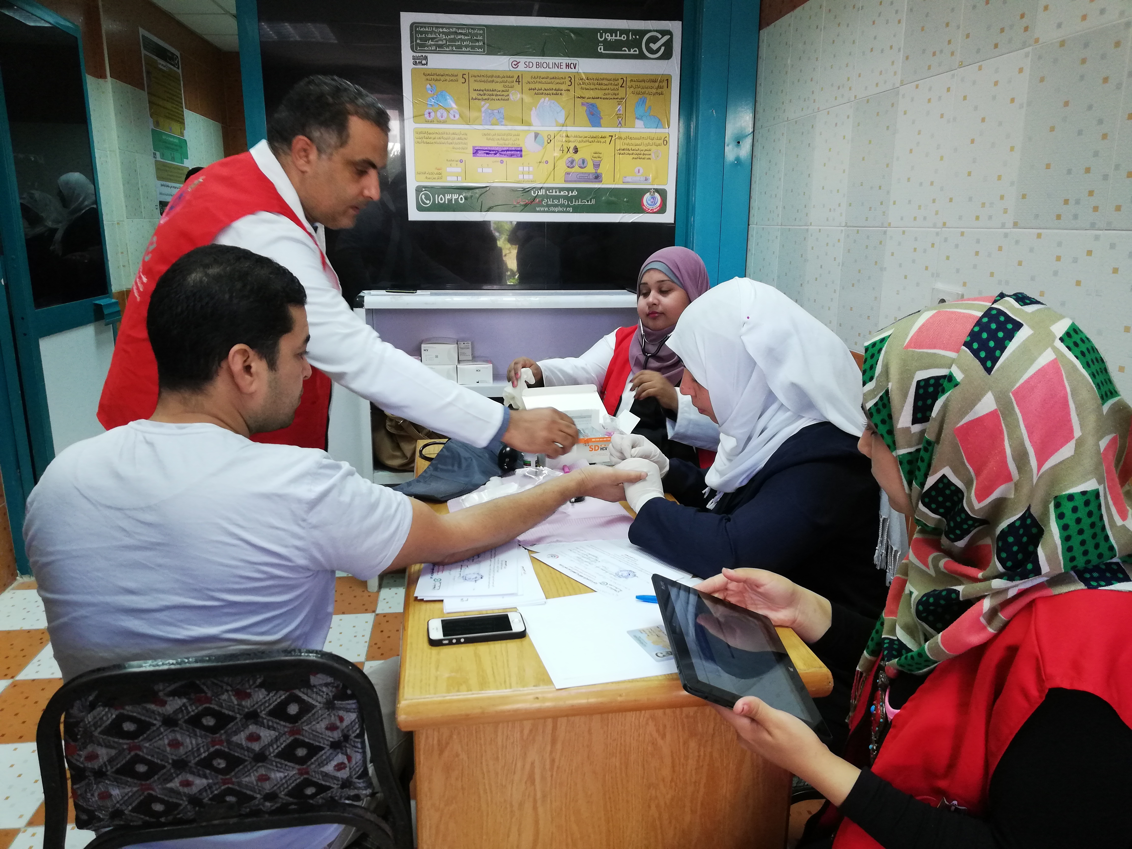 أجراء المسح الطبى على المواطنين بالبحر الأحمر ضمن مبادرة 100 مليون صحة (3)