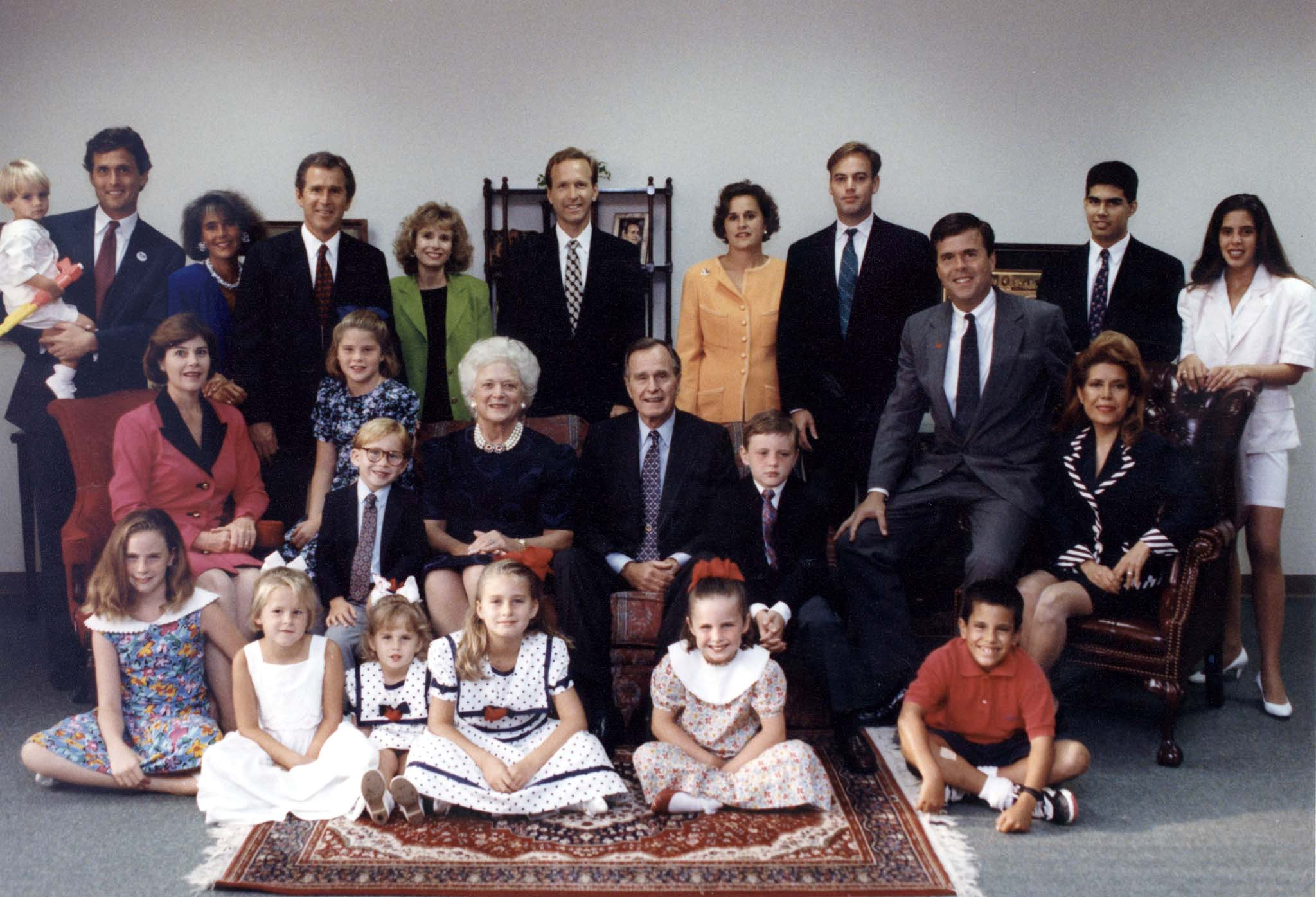 جورج بوش الأب  الرئيس الأمريكى الأسبق  (13)