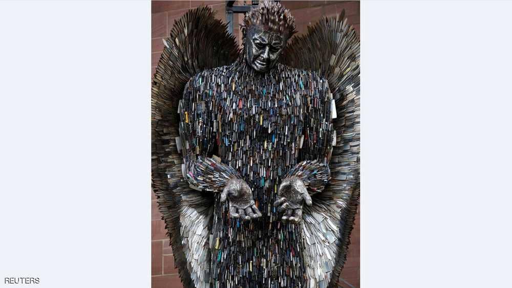 تمثال ملاك السكاكين فى ليفربول