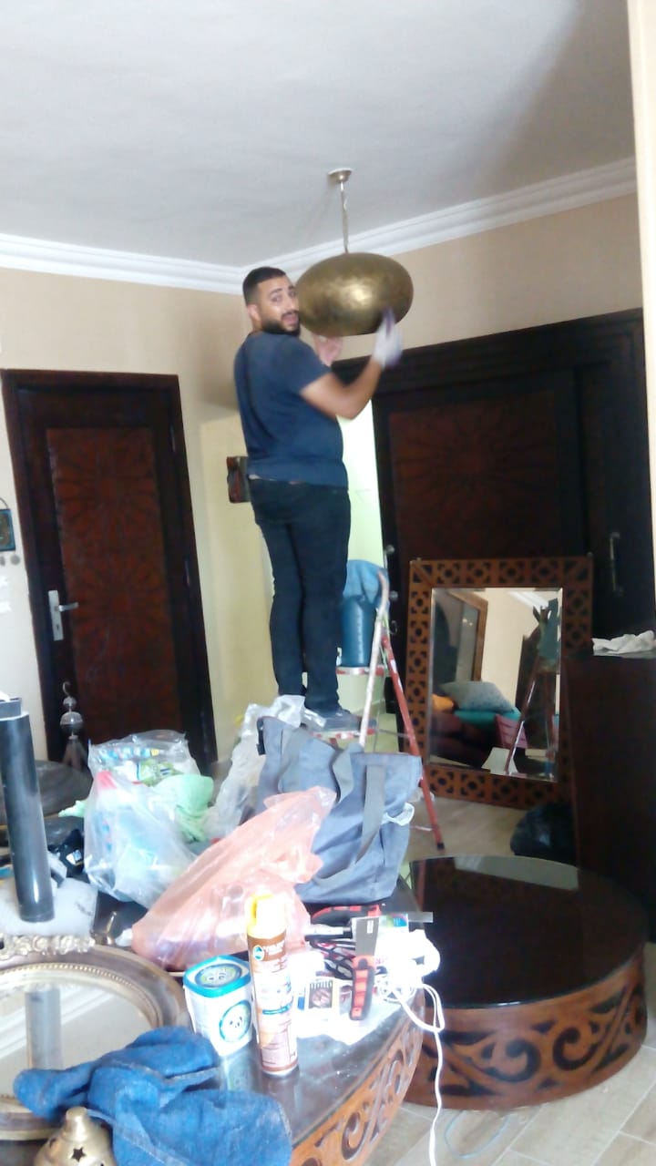 عمرو علاء أثناء التنظيف (6)