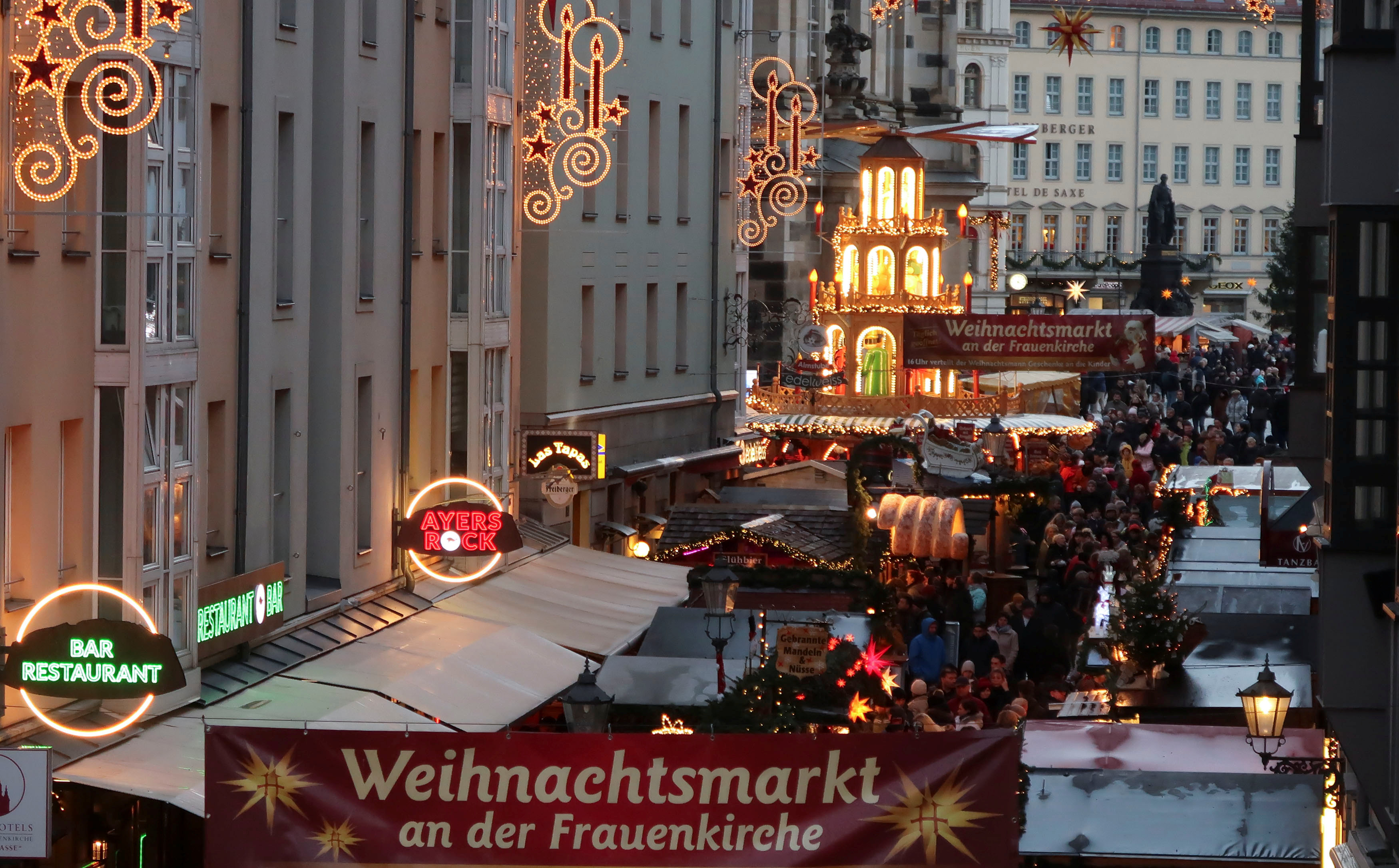 أجواء مبهجة فى أسواق عيد الميلاد بألمانيا (10)