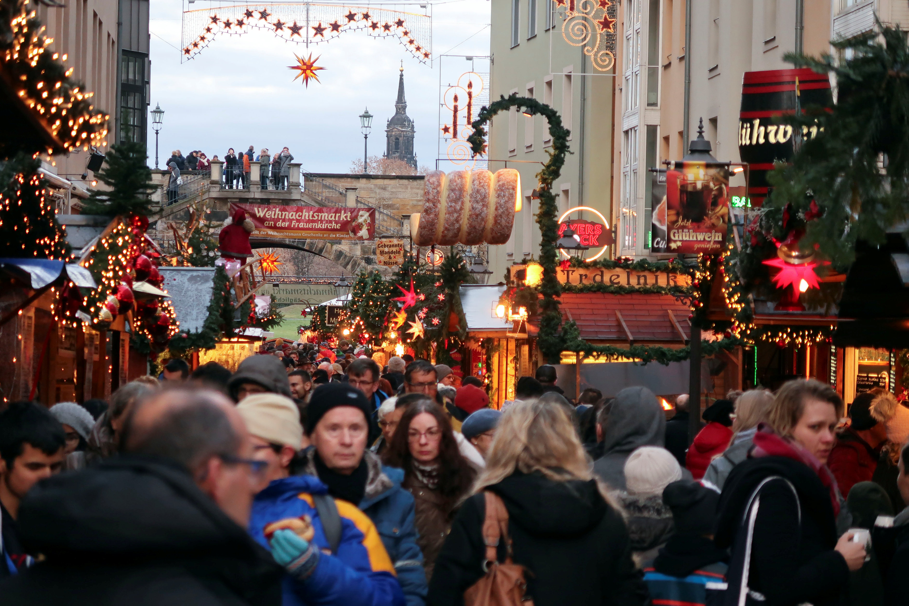 أجواء مبهجة فى أسواق عيد الميلاد بألمانيا (5)