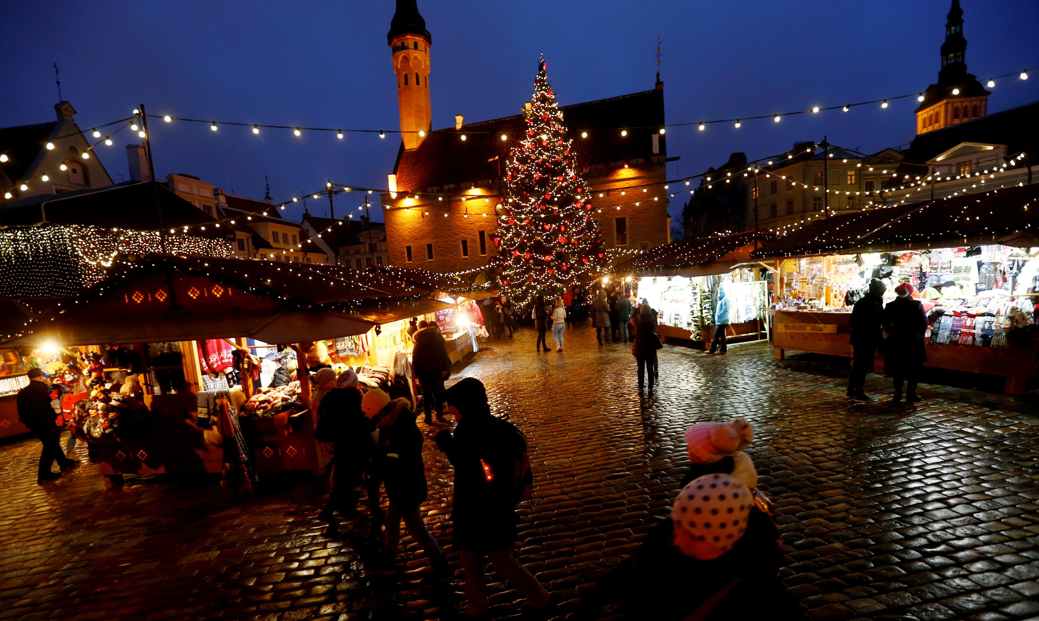 أجواء مبهجة فى أسواق عيد الميلاد بألمانيا (2)