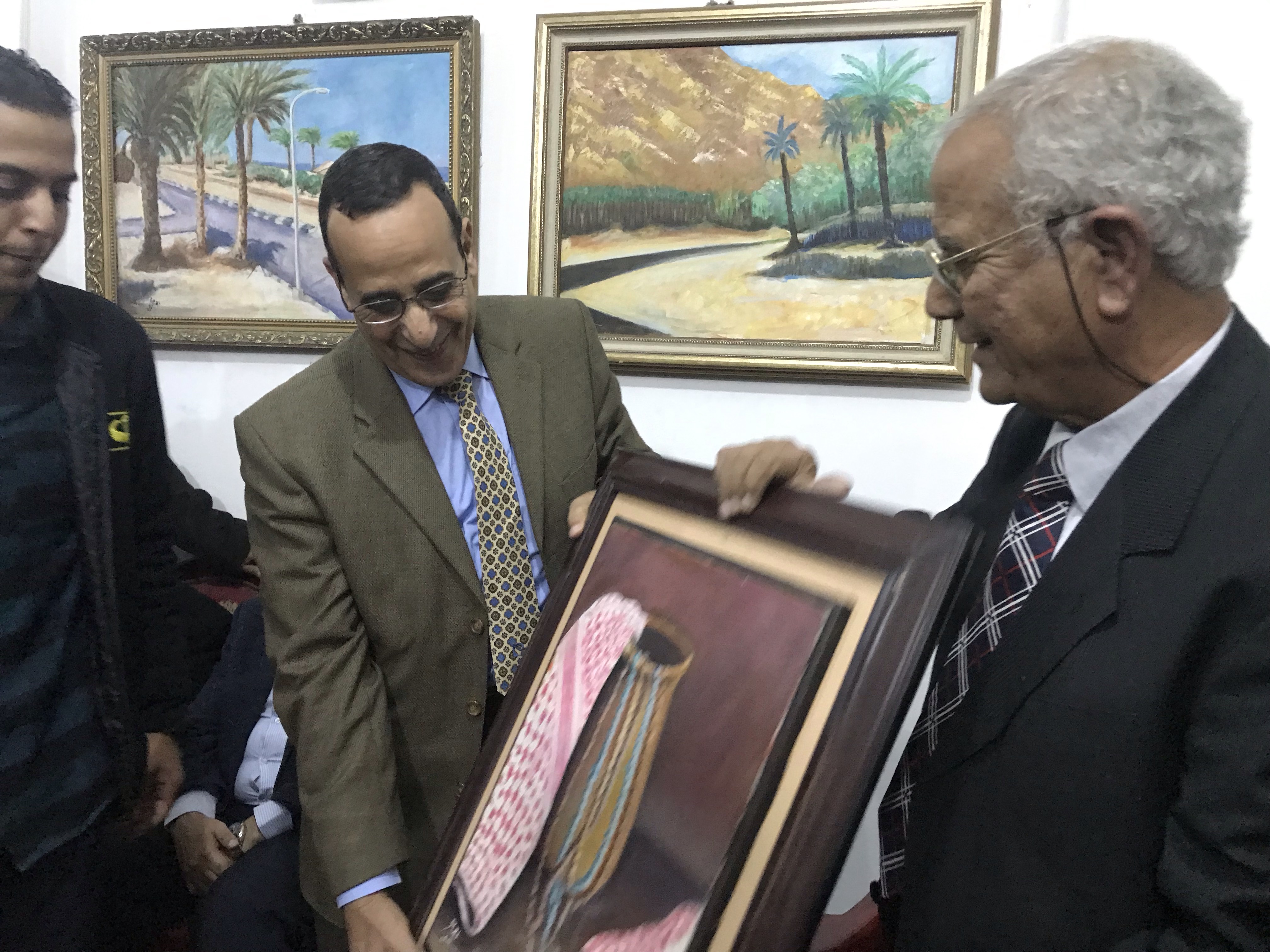 محافظ شمال سيناء يفتتح قاعة  البايكة  للفنون بالعريش (5)