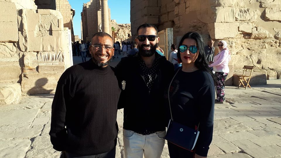 المطرب أحمد سعيد وسمية الخشاب يقضيان أجازة شتوية بين معابد الأقصر (1)