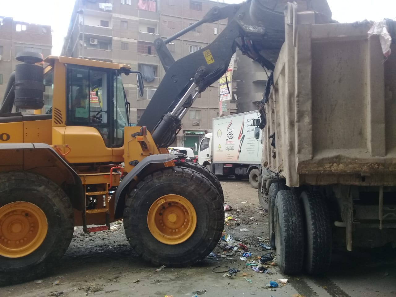 رفع القمامة من شارع عرابى بشبرا الخيمة (5)