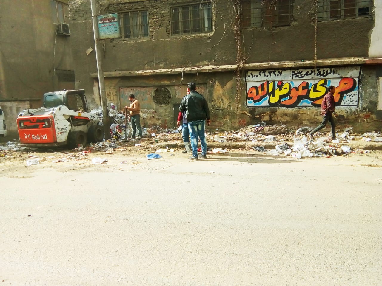رفع القمامة من شارع عرابى بشبرا الخيمة (9)