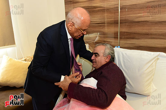 رئيس البرلمان يزور رئيس برلمانية حماة الوطن بالمستشفى بعد تعرضه لوعكة (7)
