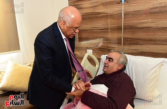 رئيس البرلمان يزور رئيس برلمانية حماة الوطن بالمستشفى بعد تعرضه لوعكة (8)