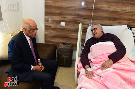 رئيس البرلمان يزور رئيس برلمانية حماة الوطن بالمستشفى بعد تعرضه لوعكة (3)