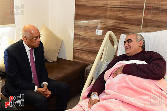 رئيس البرلمان يزور رئيس برلمانية حماة الوطن بالمستشفى بعد تعرضه لوعكة (6)