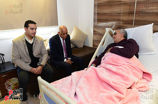 رئيس البرلمان يزور رئيس برلمانية حماة الوطن بالمستشفى بعد تعرضه لوعكة (5)