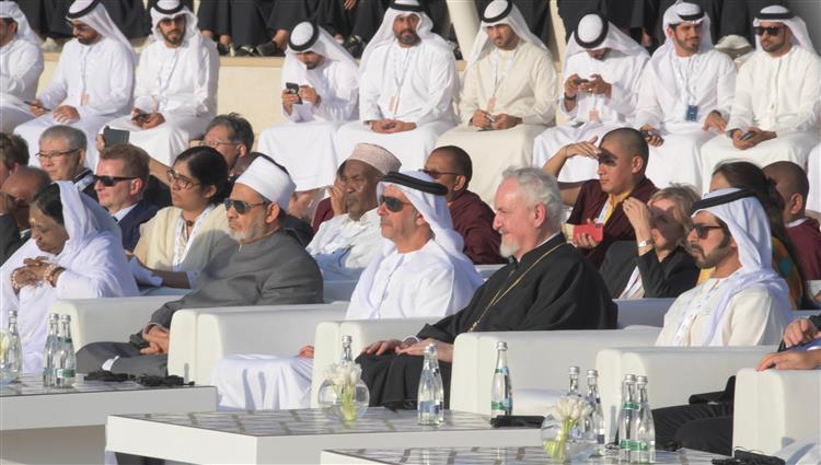 10-شيخ الازهر خلال زيارته واحة الكرامة على هامش مؤتمر الطفل