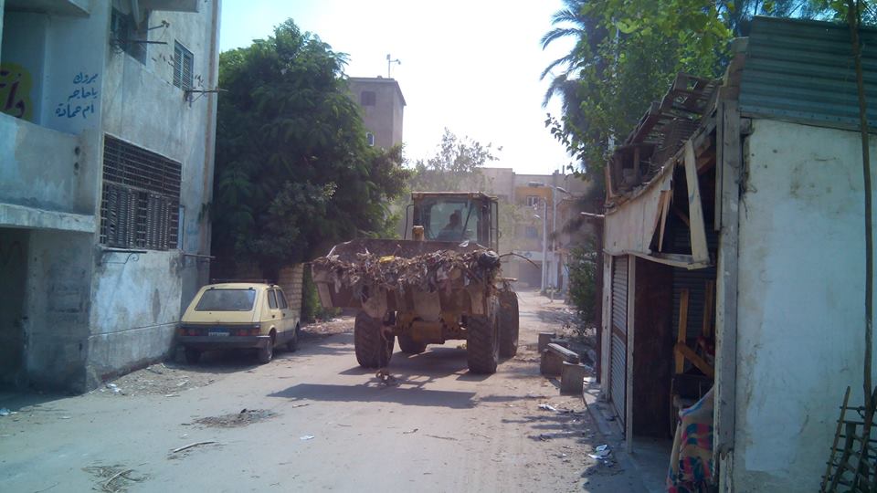 7- رفع القمامة من شوارع القرية