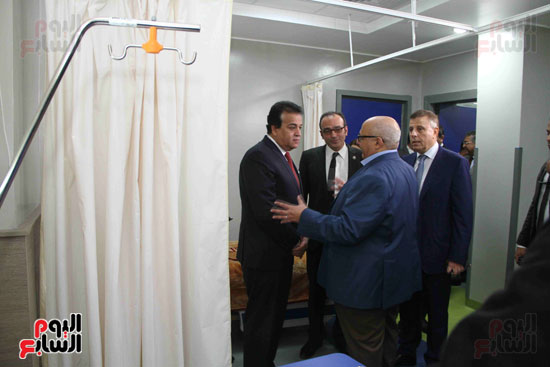 وزير التعليم العالى يفتتح وحدة الكلى والقسطرة بمستشفى الدمرداش  (41)