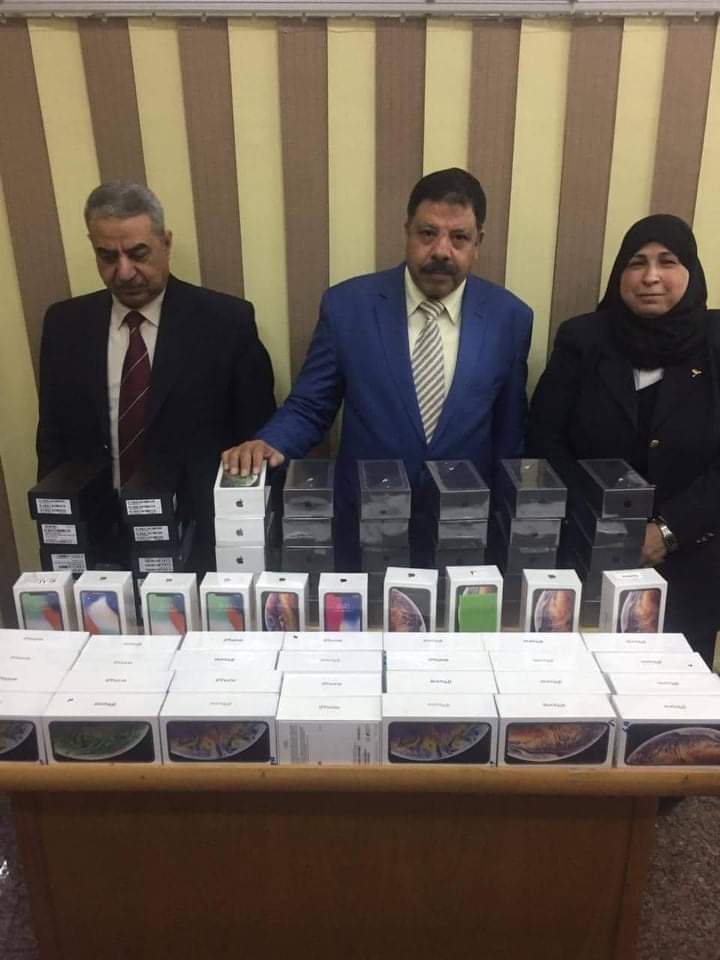  إحباط محاولة تهريب 78 أى فون بمطار القاهرة (1)