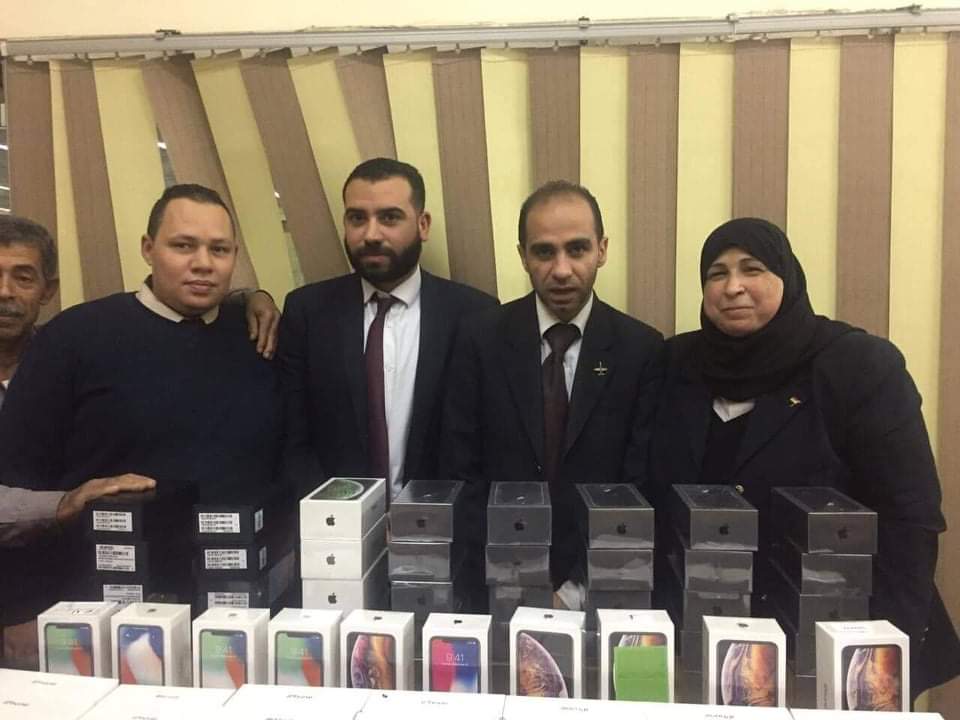 إحباط محاولة تهريب 78 أى فون بمطار القاهرة (2)
