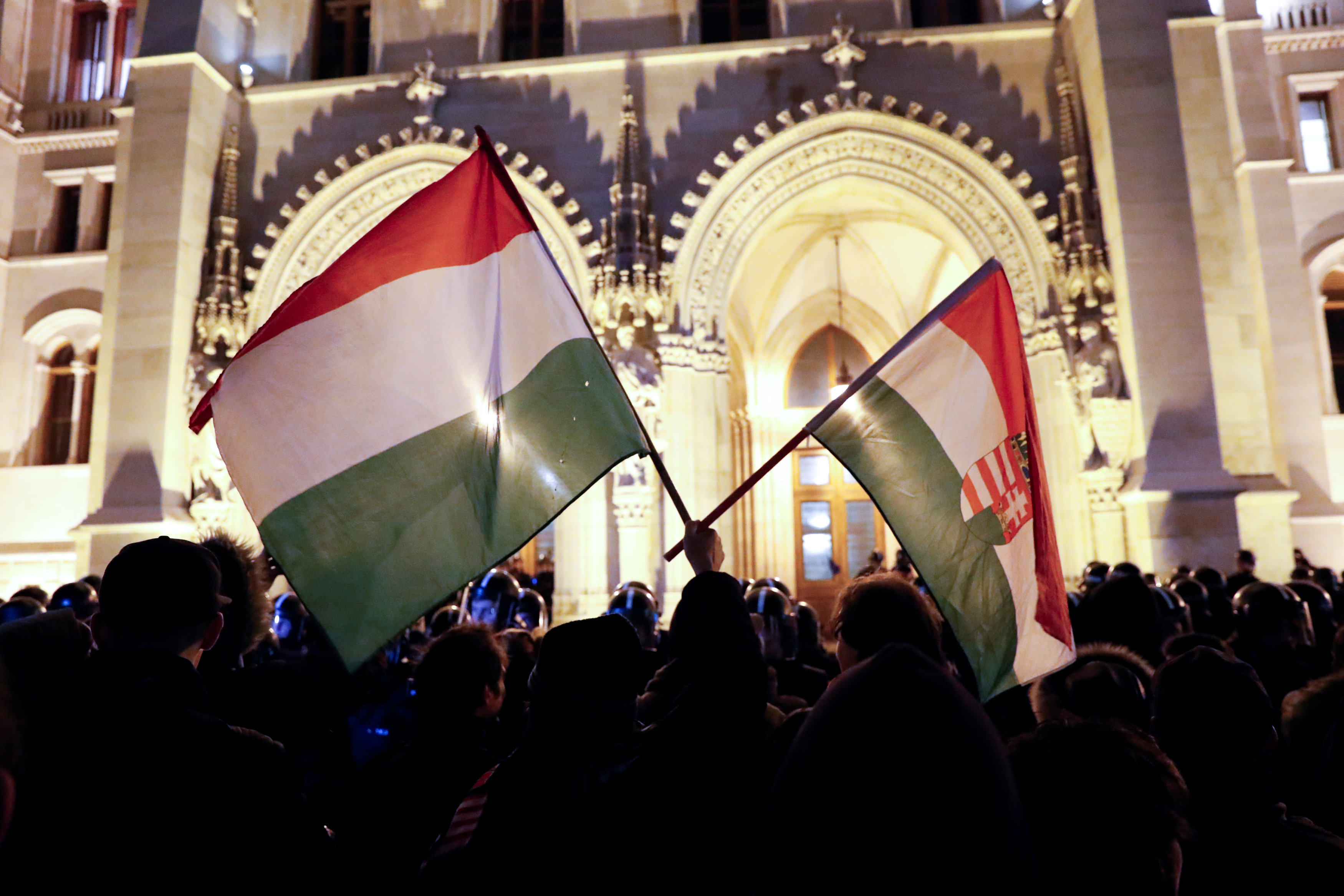 احتجاجات فى المجر ضد قانون العمل الجديد (4)