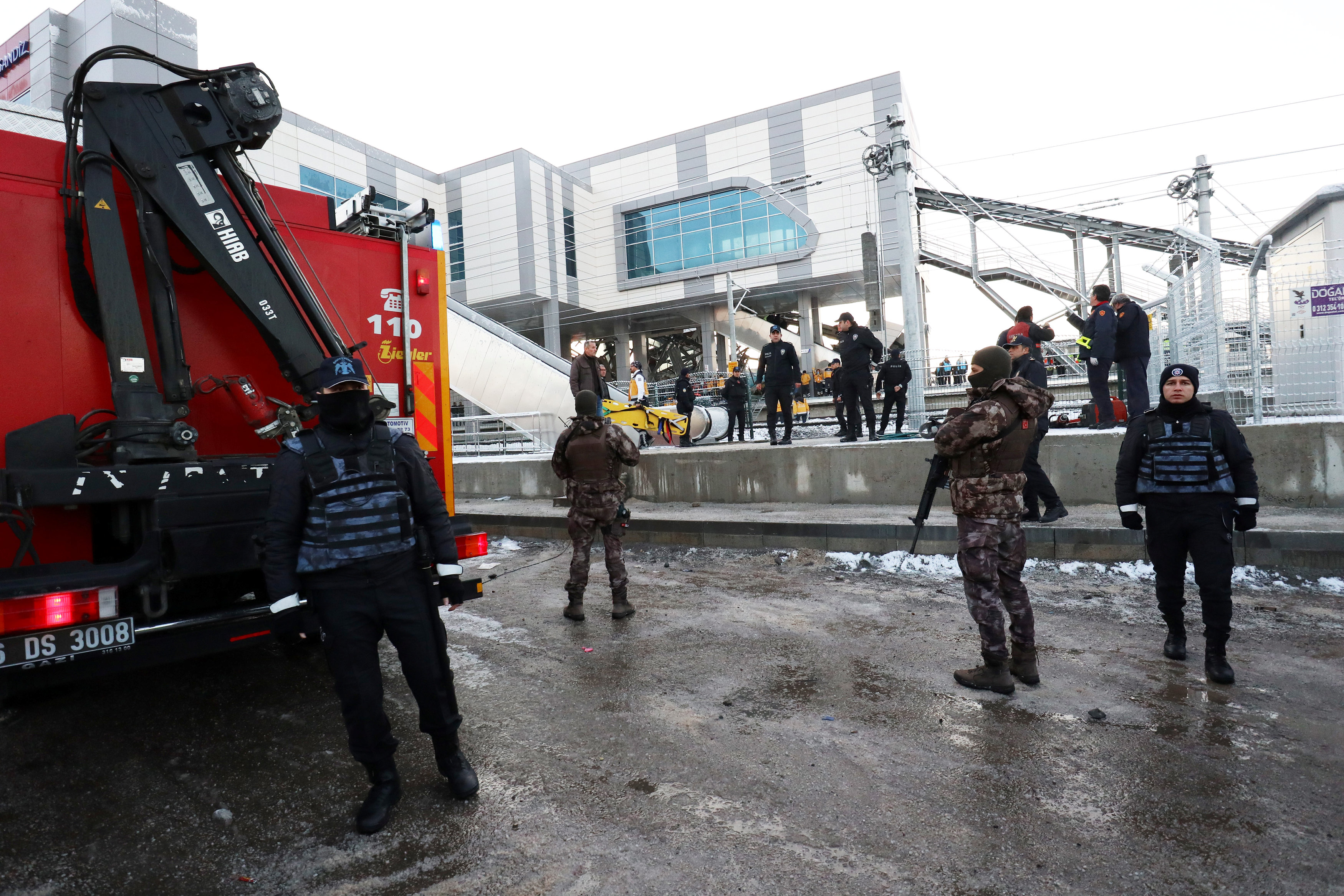 الشرطة التركية فى موقع الحادث
