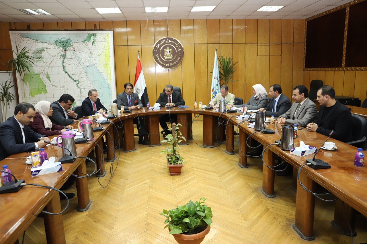 جانب من اجتماع وزير القوى العاملة بالوفد البرلمانى الأردنى (1)