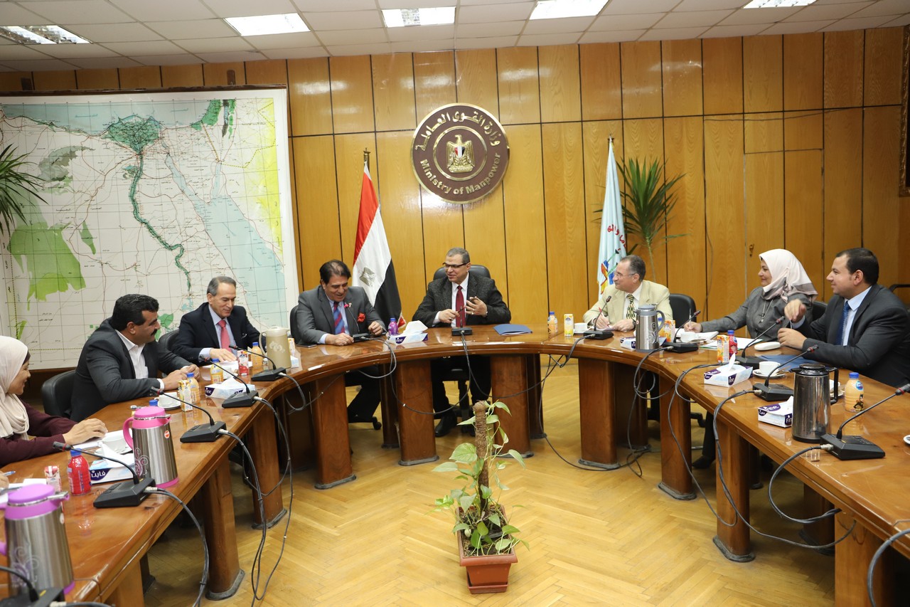 جانب من اجتماع وزير القوى العاملة بالوفد البرلمانى الأردنى (4)
