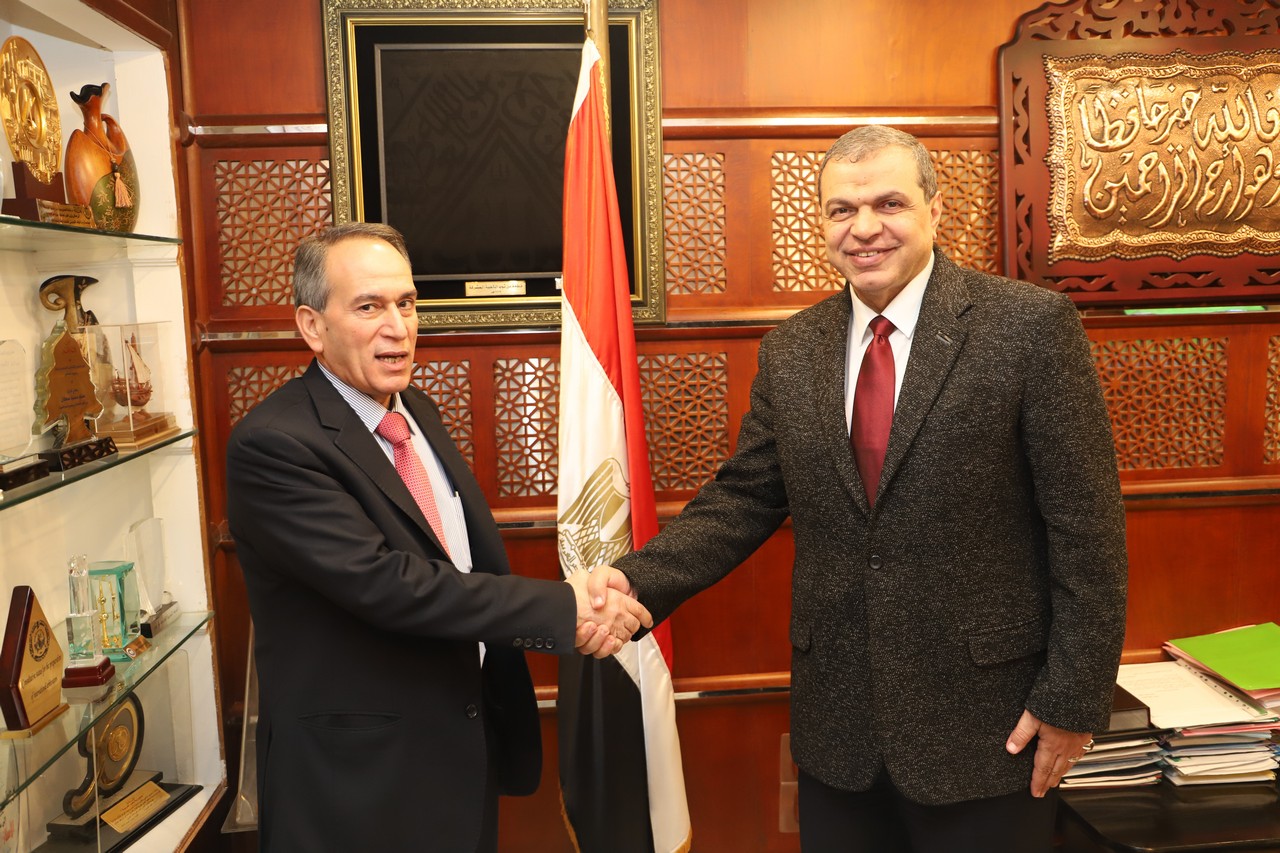 جانب من اجتماع وزير القوى العاملة بالوفد البرلمانى الأردنى (11)