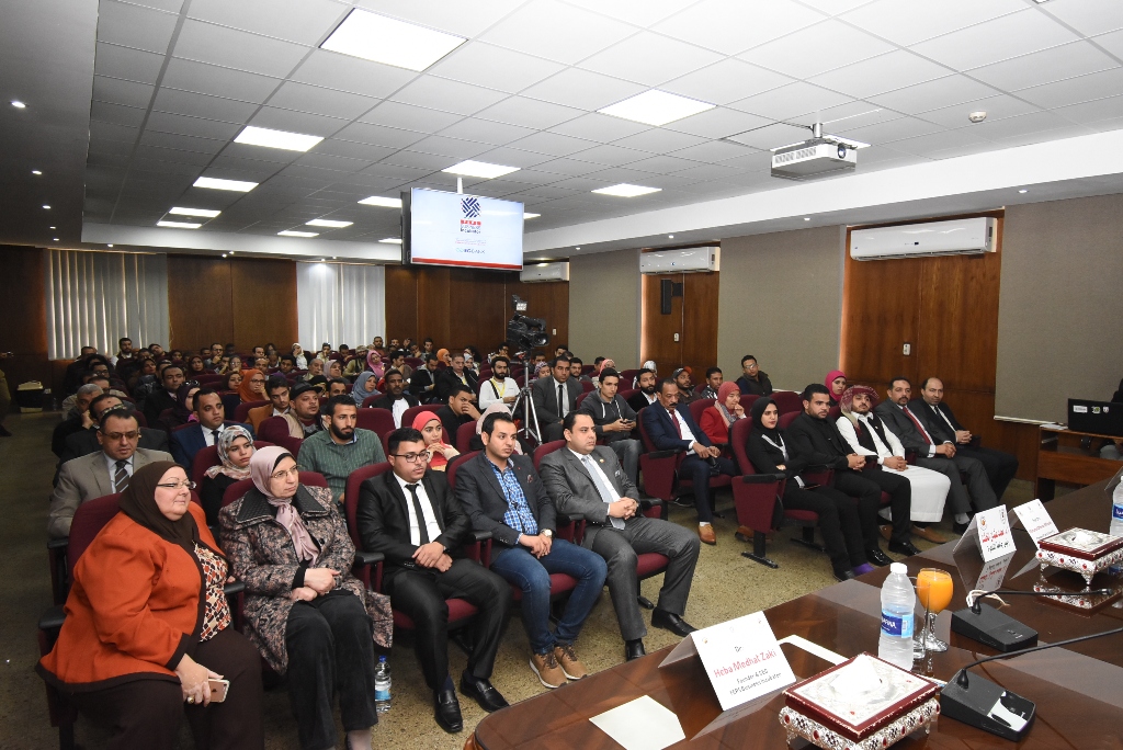 جامعة القاهرة تنظم أول معرض لريادة الأعمال على مستوى الجامعات المصرية (4)