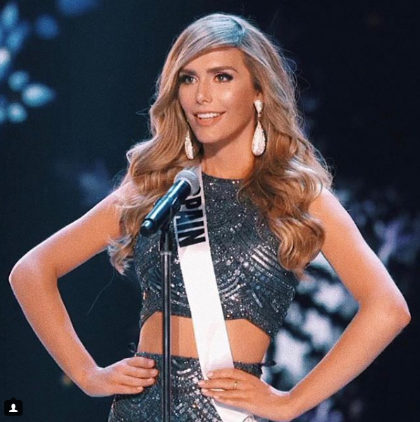 عارضة الأزياء