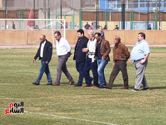 لاسارتى-يعاين-ملعب-الاهلى