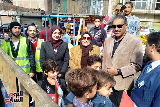 نائب محافظ القليوبية ورئيس مدينة شبرا ينظمان جولة مفاجئة على قطاعات النظافة (20)