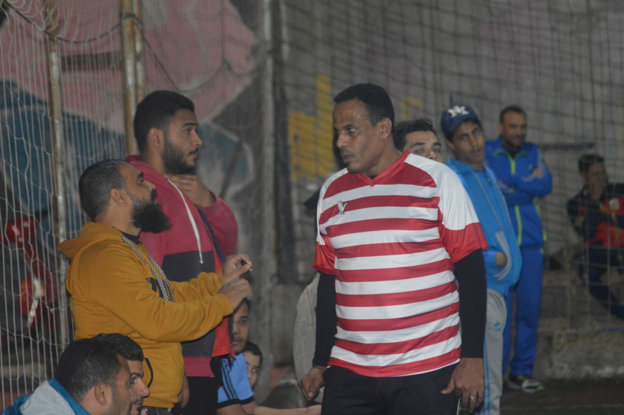 مدرب منتخب الشباب يجتمع بلاعبي المحلة قبل مباراة الديربي (1)