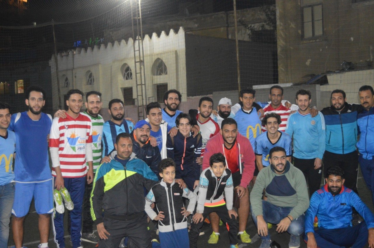 مدرب منتخب الشباب يجتمع بلاعبي المحلة قبل مباراة الديربي (4)