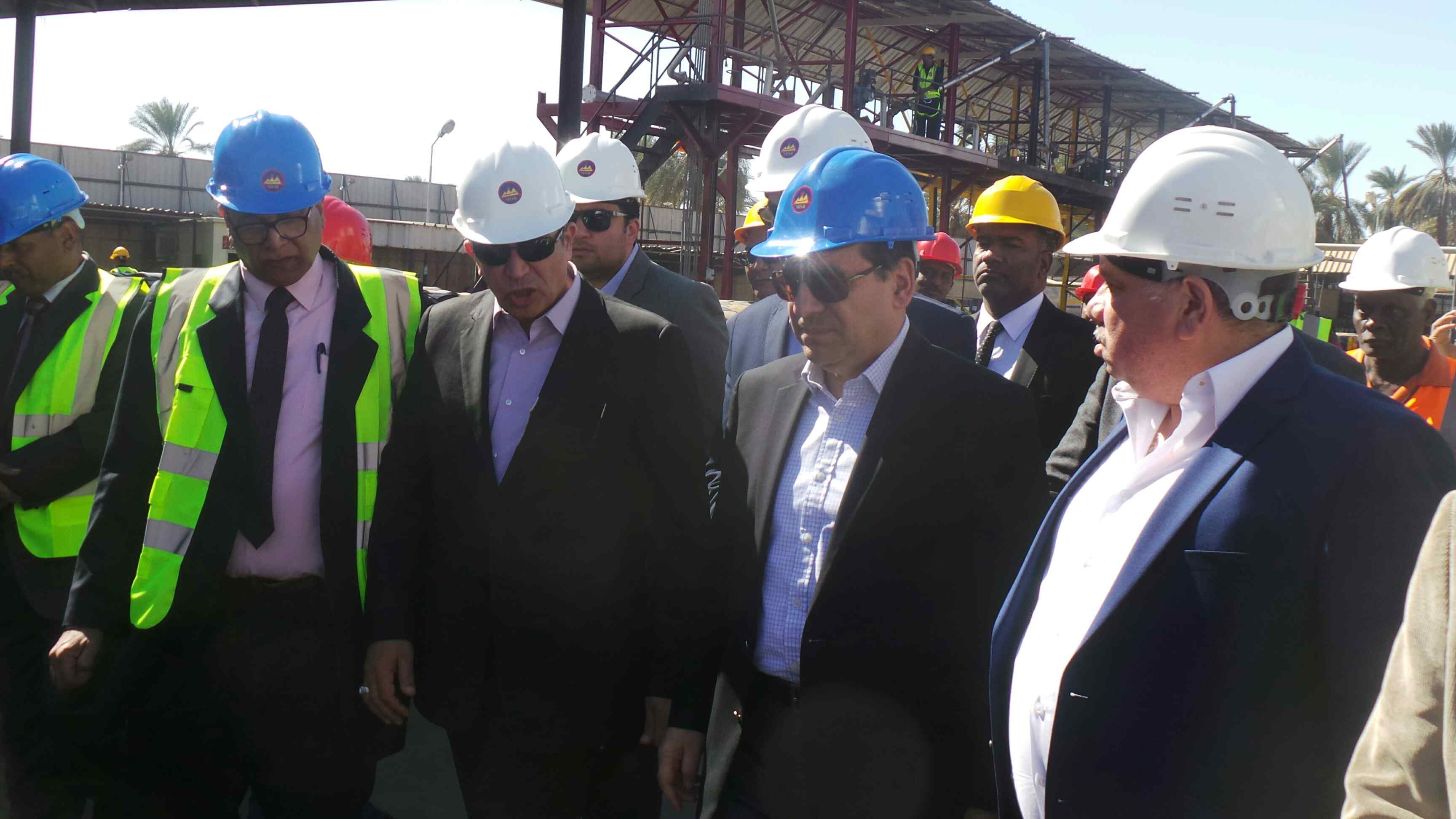المهندس طارق الملا، وزير البترول والثروة المعدنية جولته فى محافظة أسوان (5)