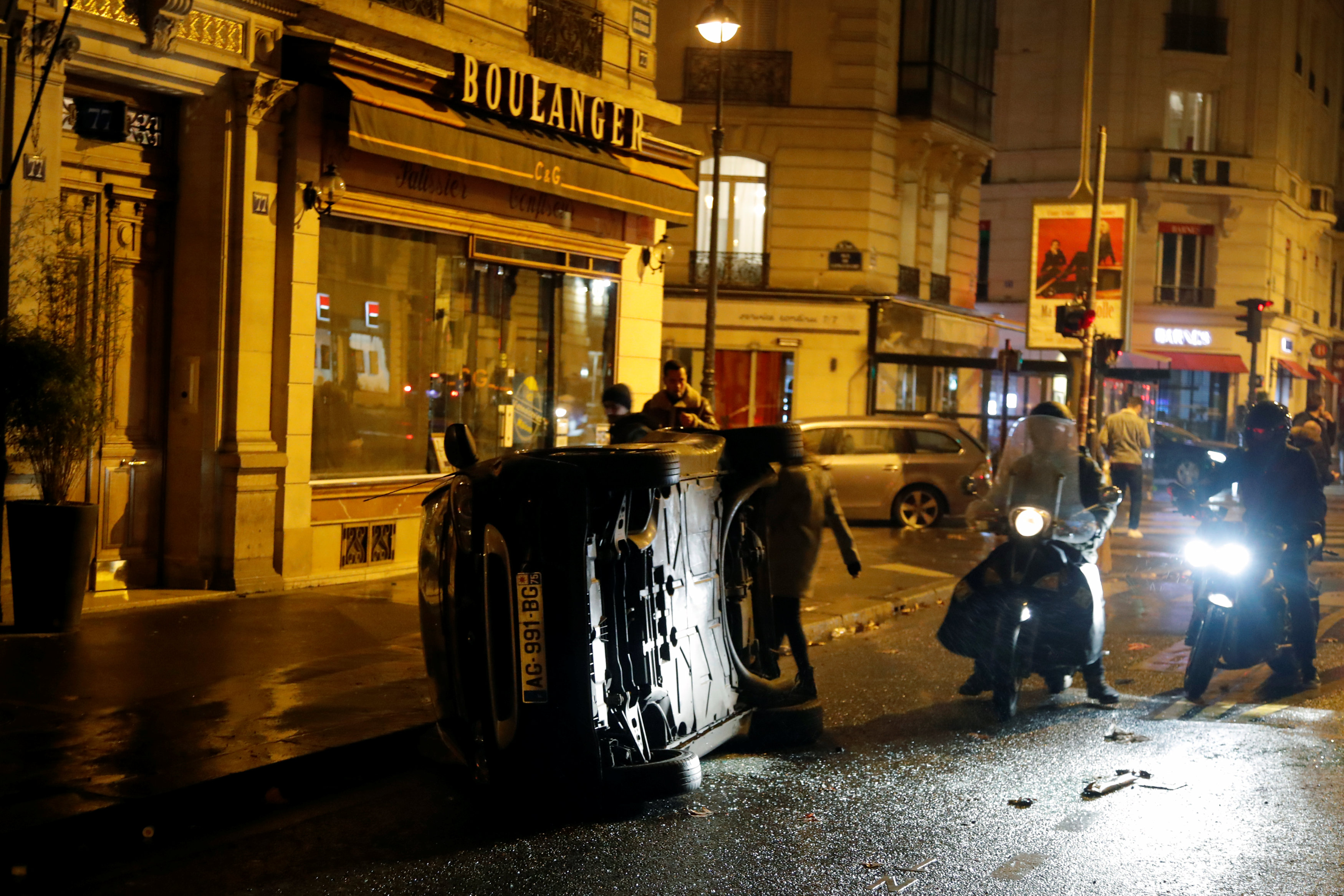 مظاهر العنف فى باريس