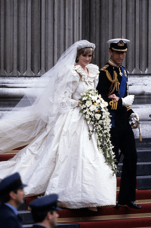 فستان زفاف الأميرة ديانا