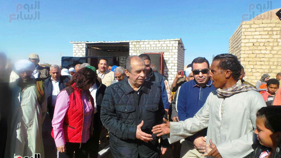 وزير الزراعة يفتتح محطة الطاقة الشمسية بكلابشة الجديدة فى أسوان.. صور (8)