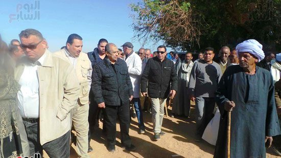 وزير الزراعة يفتتح محطة الطاقة الشمسية بكلابشة الجديدة فى أسوان.. صور (2)