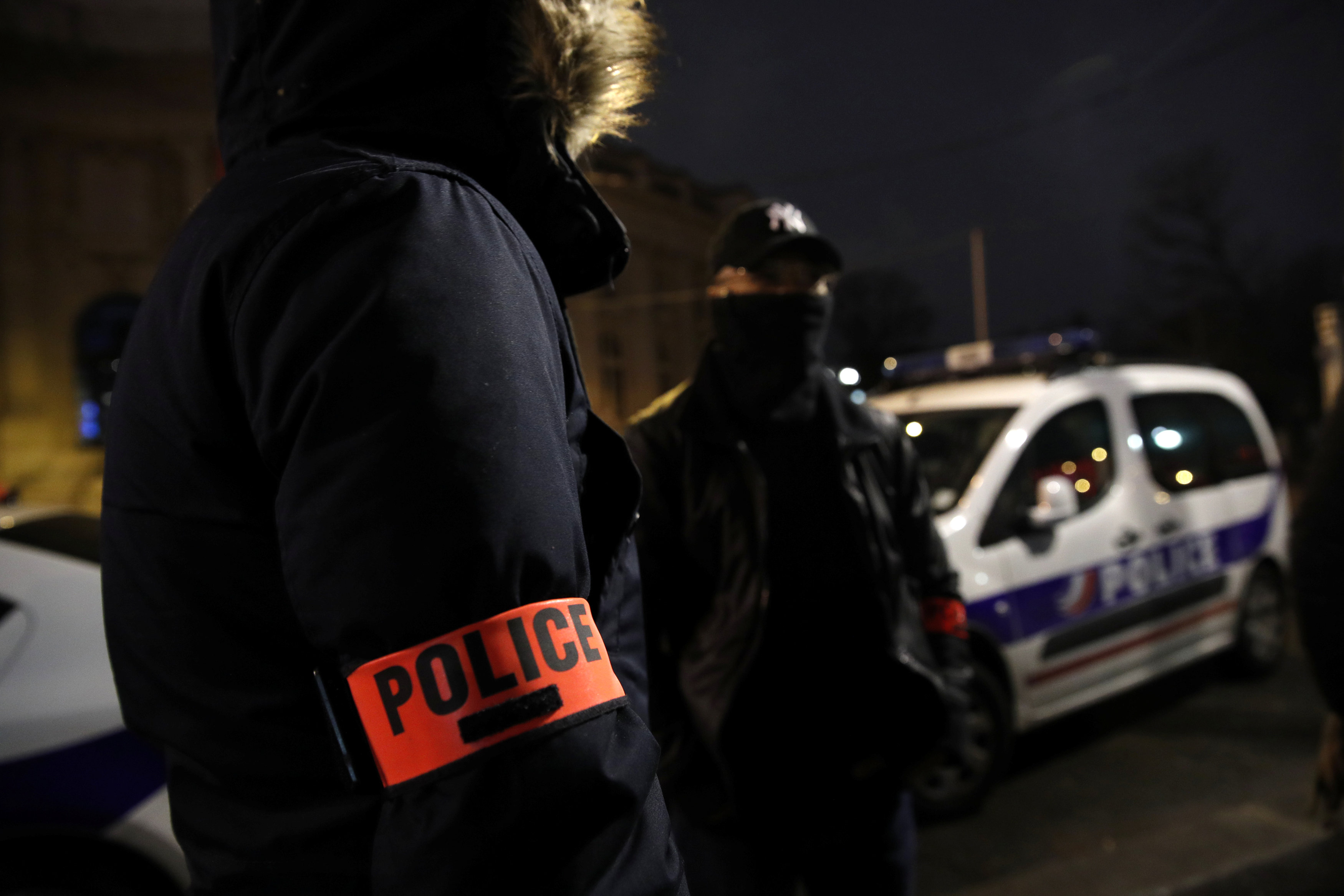 2018-12-20T222140Z_1605126843_RC12C80C1AA0_RTRMADP_3_FRANCE-PROTESTS-POLICE