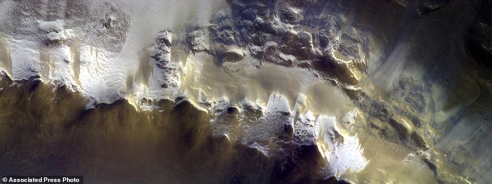 الجليد على كوكب المريخ (1)
