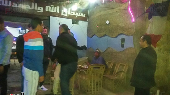 حملة إشغالات ليلية على المقاهى المخالفة بمدينة العياط (17)