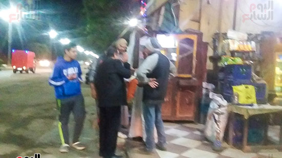 حملة إشغالات ليلية على المقاهى المخالفة بمدينة العياط (11)