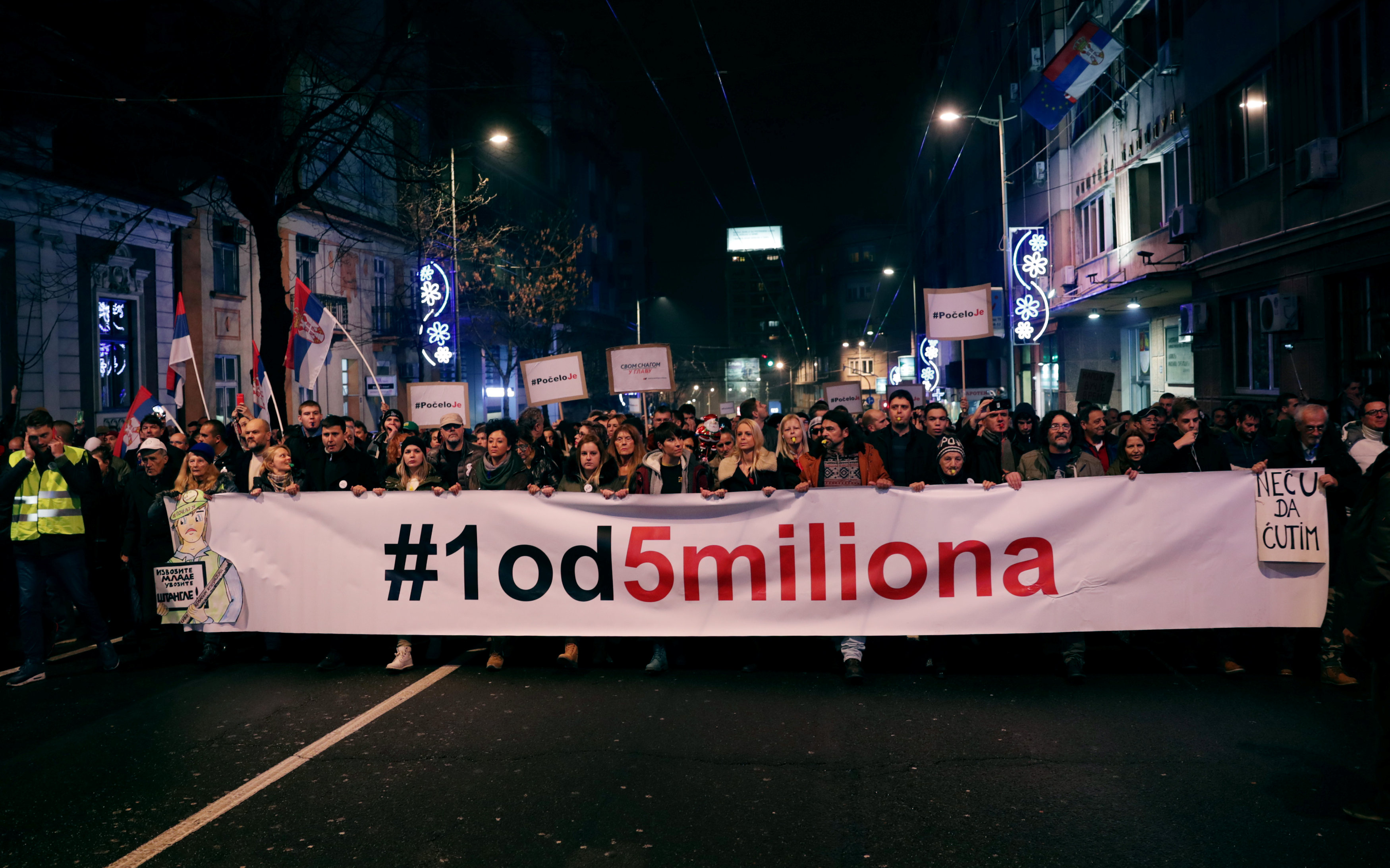 الآلاف يحتجون بلجراد ويتظاهرون ضد الرئيس الصربى (1)